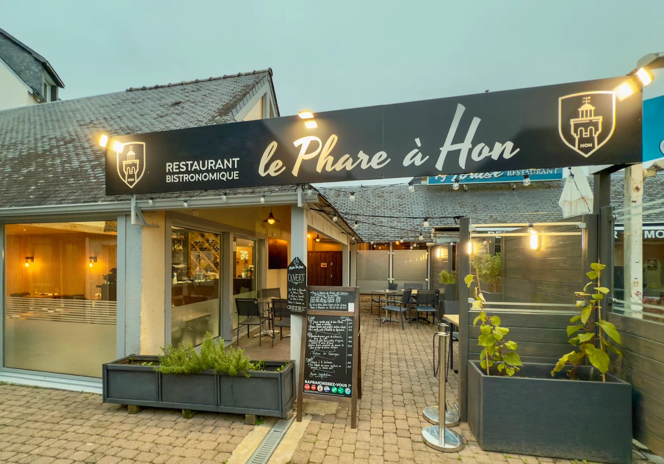 Devanture du restaurant Le Phare à Hon à Carnac